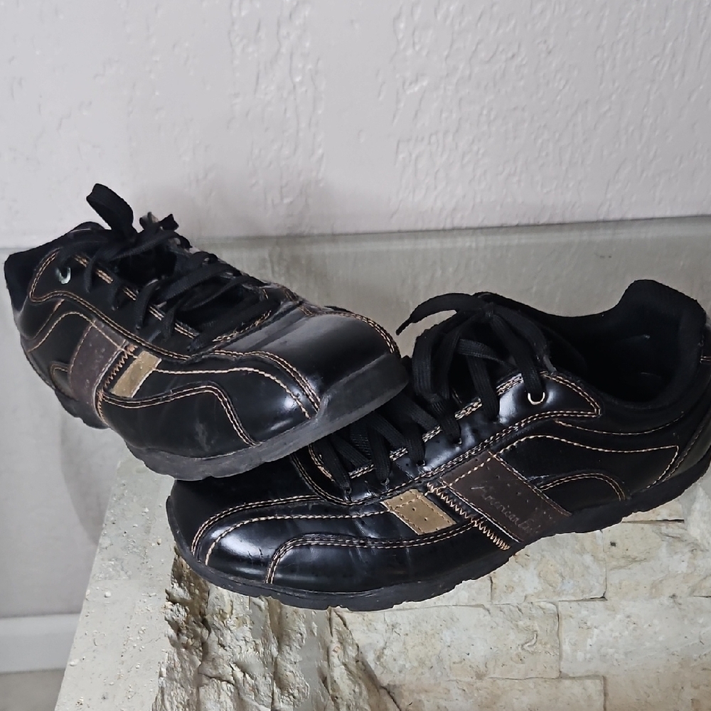 American Eagle Outfitters Black and Brown Sneakers with Textured Design